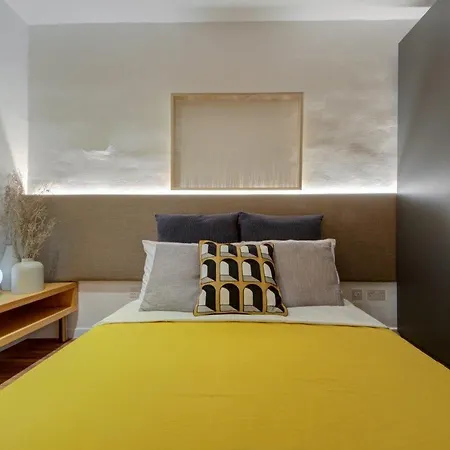 Stylish Apartment, Steps Away From The Sea In St Julians San Julián