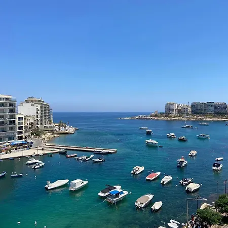 Stylish Apartment, Steps Away From The Sea In St Julians Appartement *