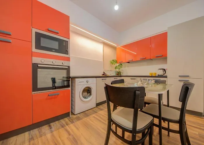 Apartment Stylish Apartment, Steps Away From The Sea In St Julians